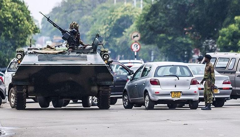 الجيش في زيمبابوي يسيطر على الطرق المؤدية للبرلمان