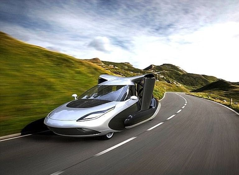 سيارة فولفو الطائرة