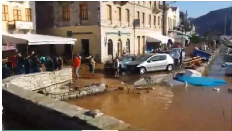 أمطار غزيرة تغلق الطرق وتقتل امرأة قرب أثينا