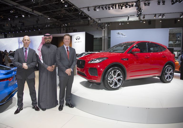 تصميم مستوحى من السيارات الرياضية ومجهز بقاعدة عجلات من الدرجة الأولى