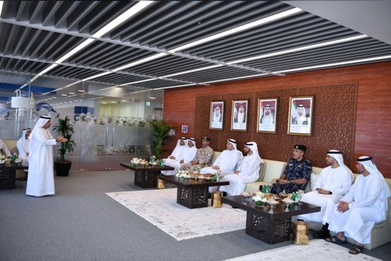 الشيخ حمدان بن زايد آل نهيان خلال الزيارة