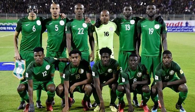 نيجيريا تتعهد بتجنب الخلافات المتعلقة بأجور اللاعبين قبل المونديال