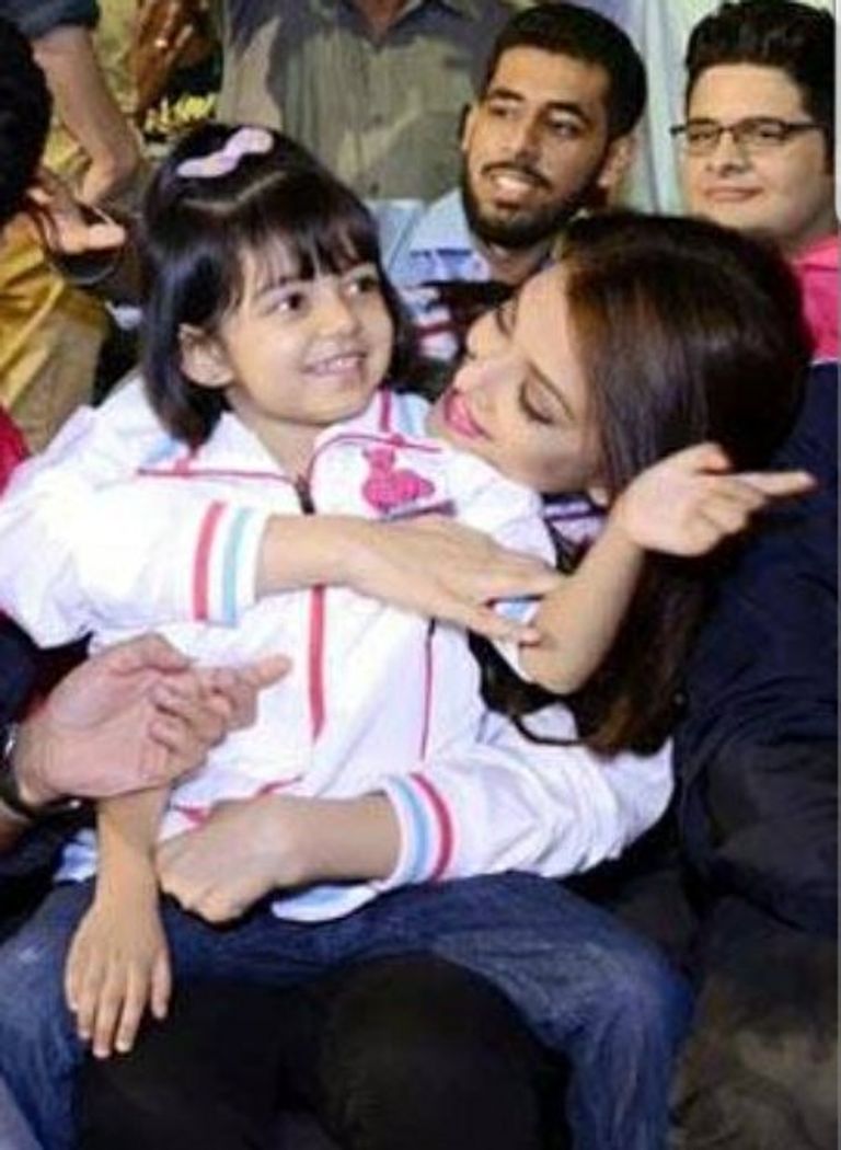 أميتاب باتشان ينشر صورا لحفيدته