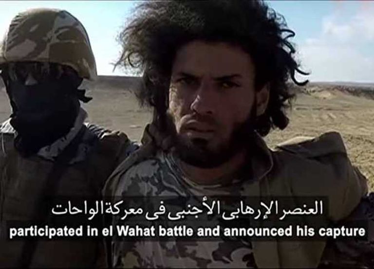 مركبة كان يستقلها إرهابيون في الواحات دمرها سلاح الجو المصري