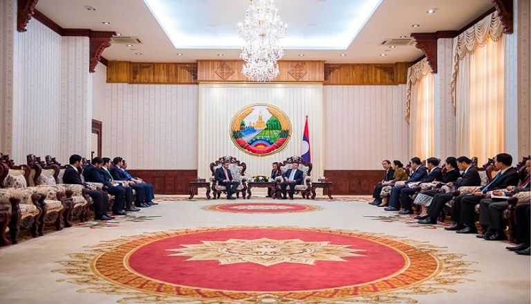 الشيخ عبد الله بن زايد آل نهيان مع وزير خارجية لاوس