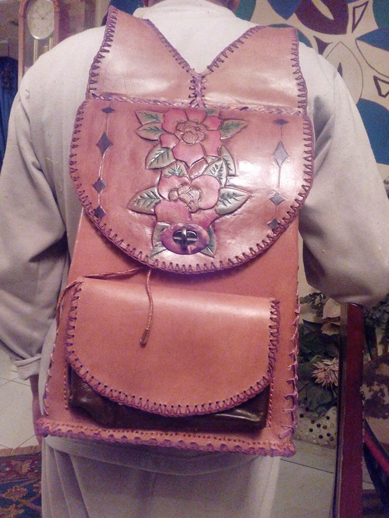 مصممة الجلود المصرية سحر البراموني