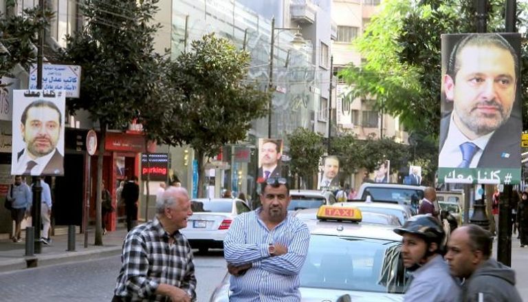 لافتات دعم الحريري فى العاصمة اللبنانية بيروت- رويترز