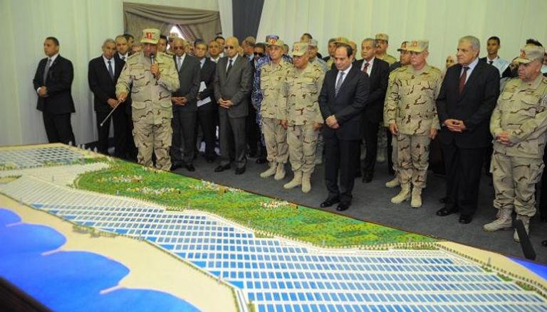 الرئيس المصري عبدالفتاح السيسي أثناء افتتاح المزرعة السمكية المتكاملة 