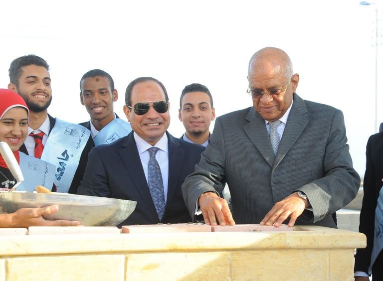 الرئيس المصري عبدالفتاح السيسي أثناء افتتاح المزرعة السمكية المتكاملة