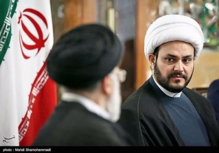 أمين عام حركة "النجباء" خلال زيارة لتجديد الولاء لخامنئي