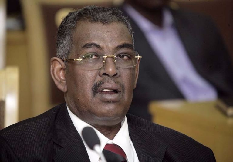 البشير مع إيلا