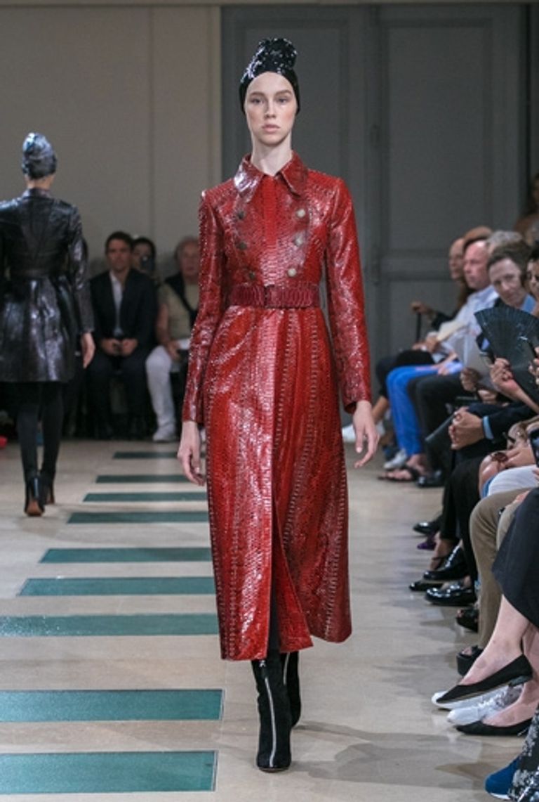 مصمم الأزياء التونسي الراحل عز الدين علية