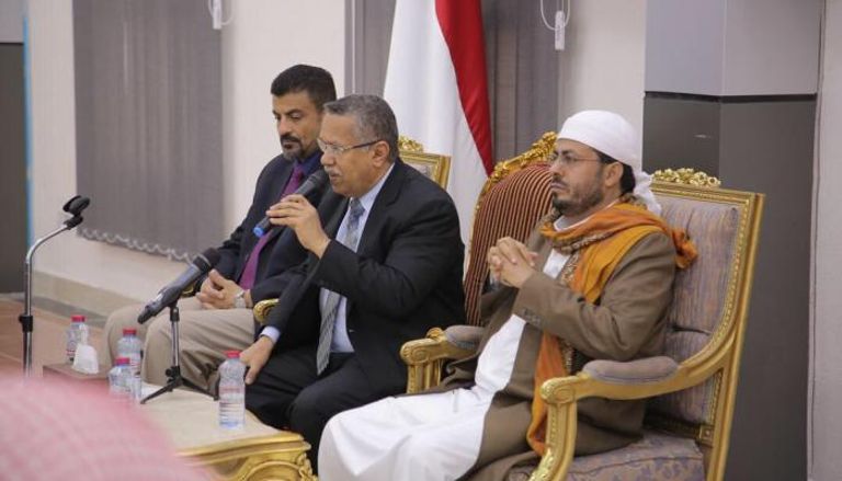  رئيس الوزراء أحمد عبيد بن دغر في كلمة أمام الدعاة ورجال الدين باليمن