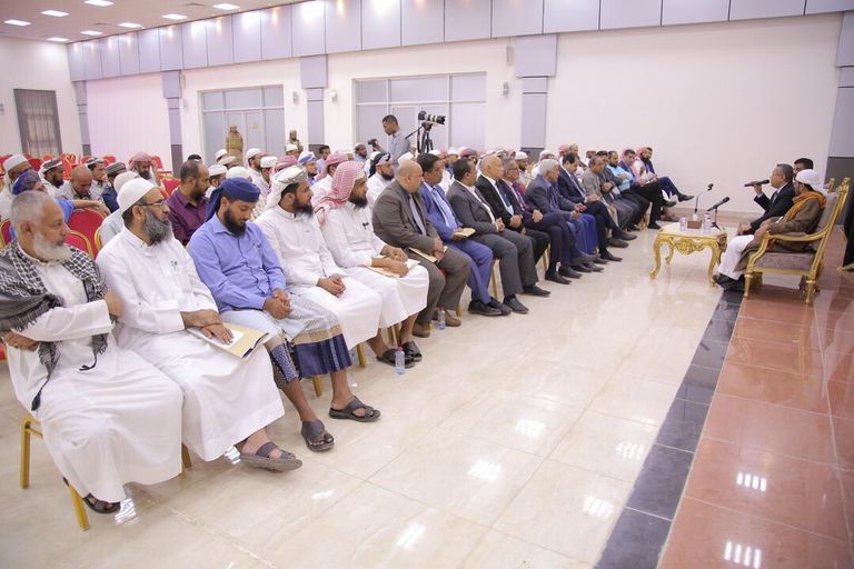 رئيس الوزراء أحمد عبيد بن دغر في كلمة أمام الدعاة ورجال الدين باليمن