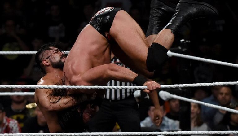 أندريد سين ألماس يهاجم درو ماكنتاير