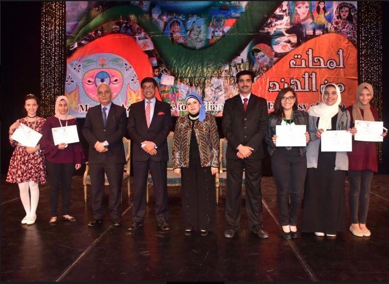 توزيع جوائز مسابقة "لمحات من الهند" في القاهرة