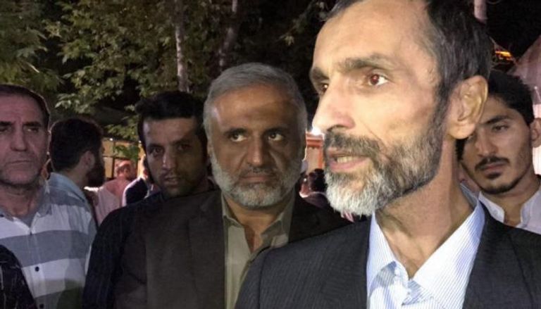 السلطات الإيرانية تواصل ملاحقة مساعدي أحمدي نجاد