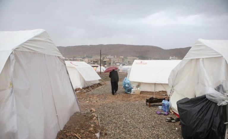 أحد المتضررين من زلزال إيران