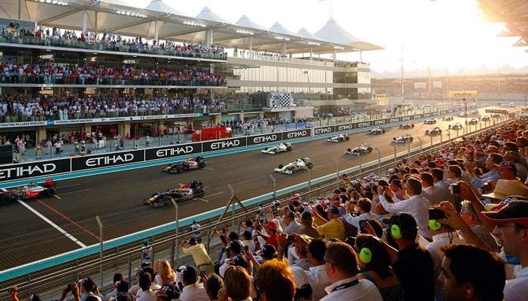 سباق الجائزة الكبرى في أبوظبي يشهد حضور جماهيري كبير