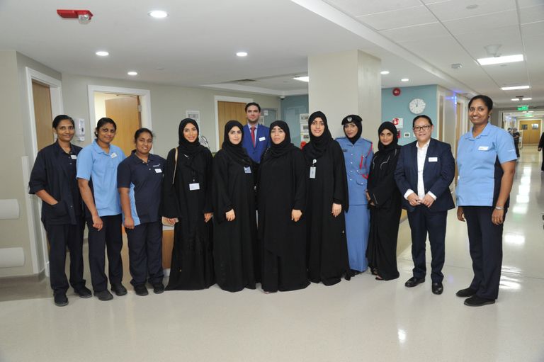 شرطة أبوظبي مع الأطفال