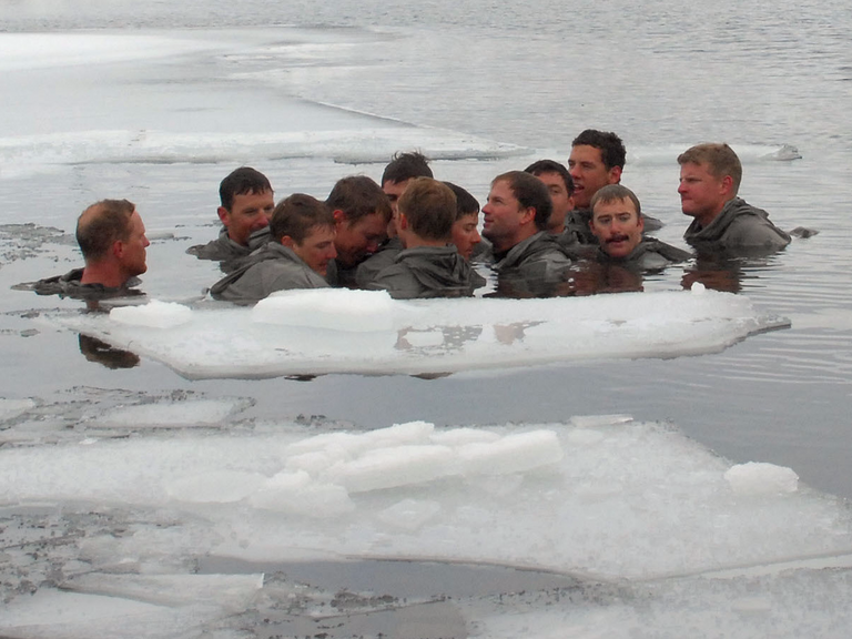 الاستحمام يجدد الطاقة وخلايا البشرة