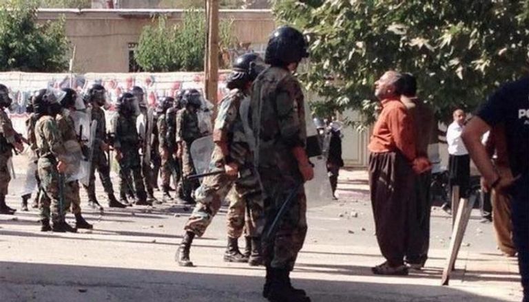 قوات الأمن الإيرانية تعتقل محتجين في المناطق الكردية بإيران - أرشيفية