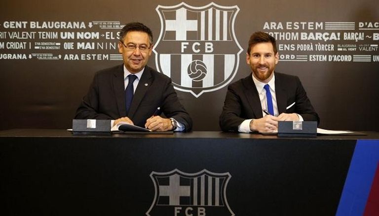 رسميا .. ميسي يجدد عقده مع برشلونة حتى 2021