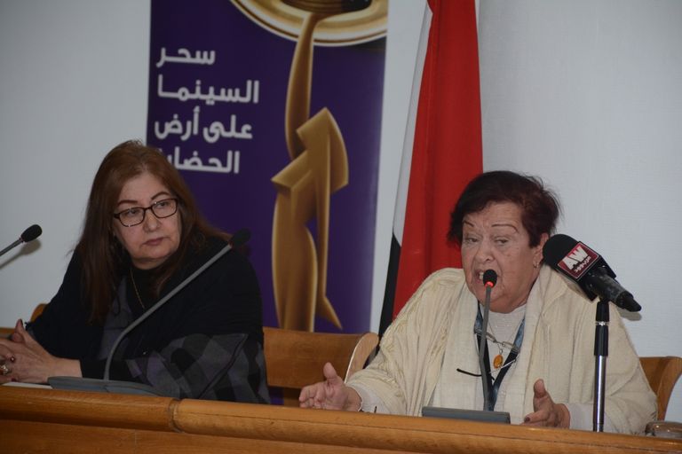 النجمة إلهام شاهين في ندوة العنف ضد المرأة