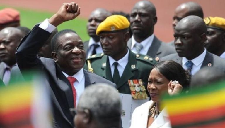 إيمرسون منانجاجوا يؤدي اليمين رئيسا لزيمبابوي
