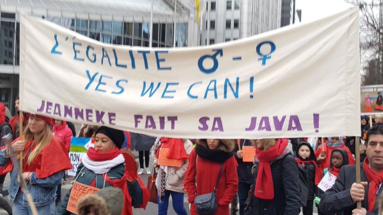 مظاهرات اليوم العالمي لمكافحة العنف ضد المرأة