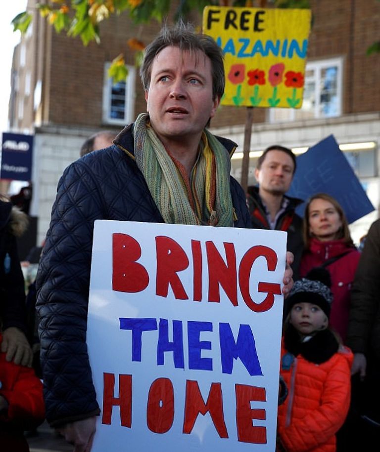 إيما تومسون مع زوج نازانين زاخاري