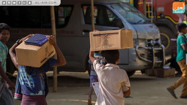 توزيع المساعدات على لاجئي الروهينجا