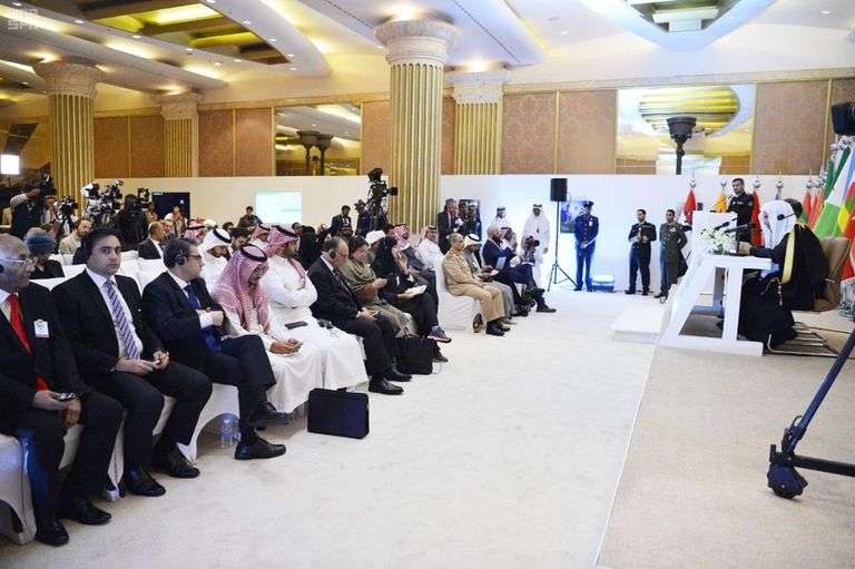 المشاركون في الاجتماع الأول للتحالف