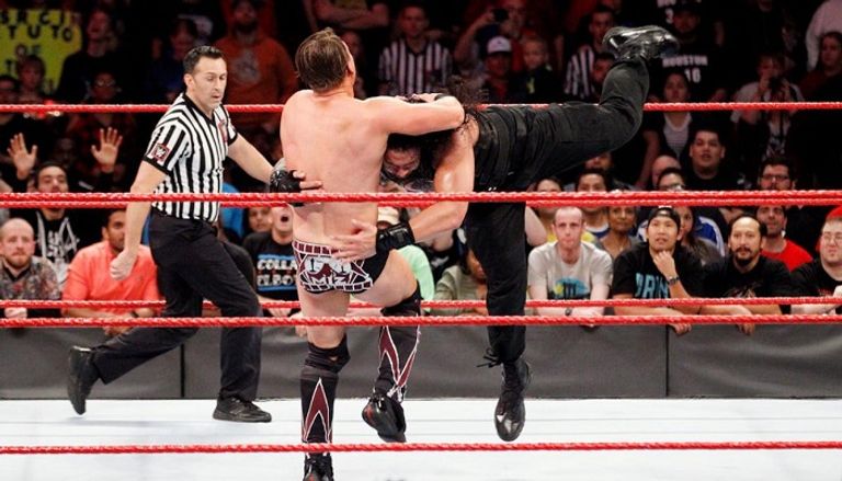 رومان رينز بعد الفوز مع سيث رولينز ودين أمبروز