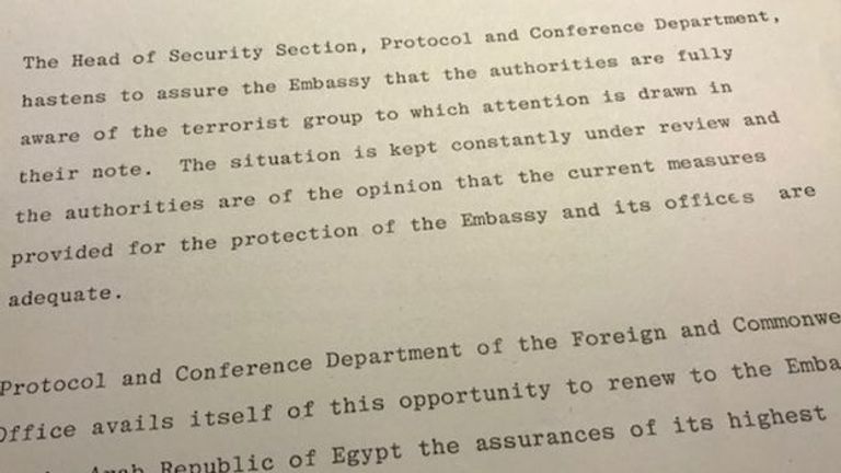 حسني مبارك ومارجريت تاتشر في لندن - صورة من أرشيف بي بي سي