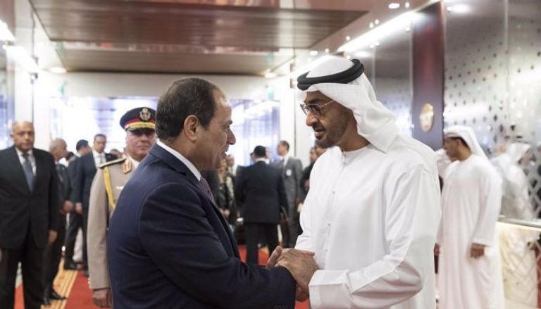 الشيخ محمد بن زايد والرئيس السيسي في لقاء سابق