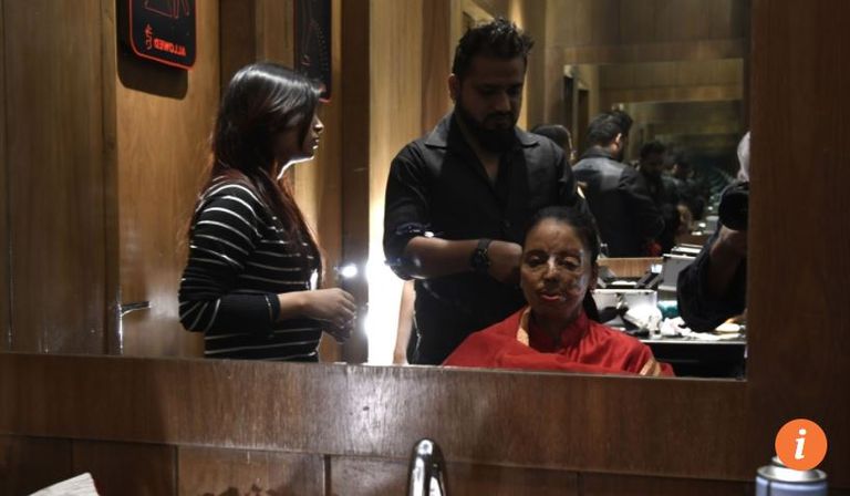 الهنديات المشاركات في عرض الأزياء هوت كوتور