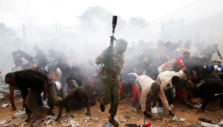 الشرطة الكينية تحاول تفريق أنصار المعارضة - رويترز
