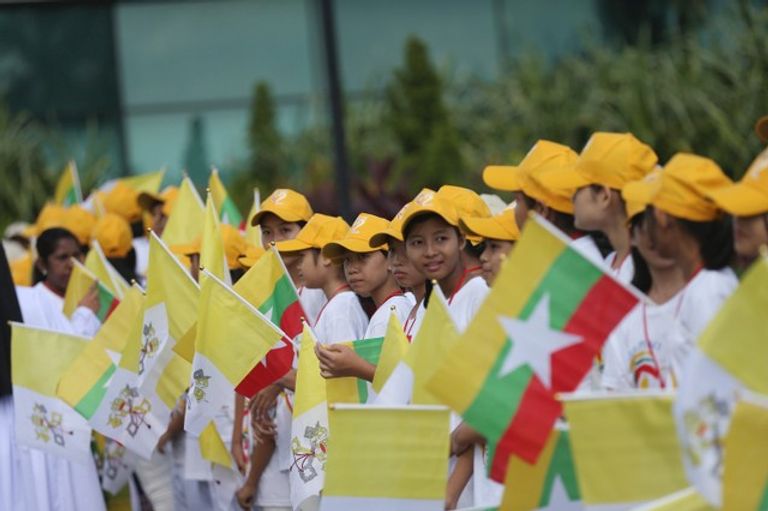 احتفالات في ميانمار لاستقبال بابا الفاتيكان