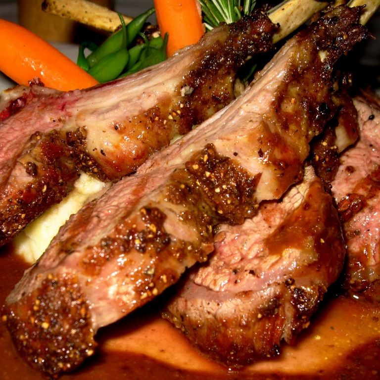 طريقة شيّ شرائح اللحم