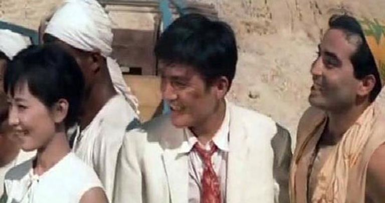 شادية مع ممثلة يابانية