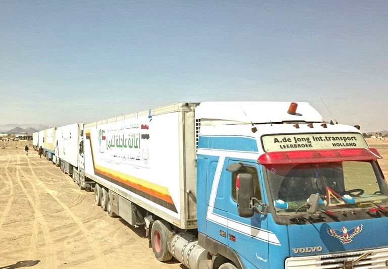 الشاحنات لدى وصولها اليمن