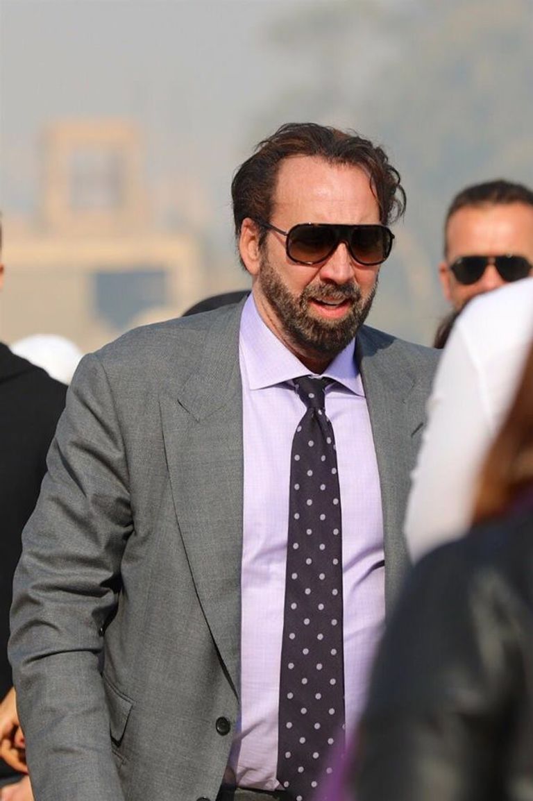 نيكولاس كيدج وهيلاري سوانك في منطقة الأهرامات