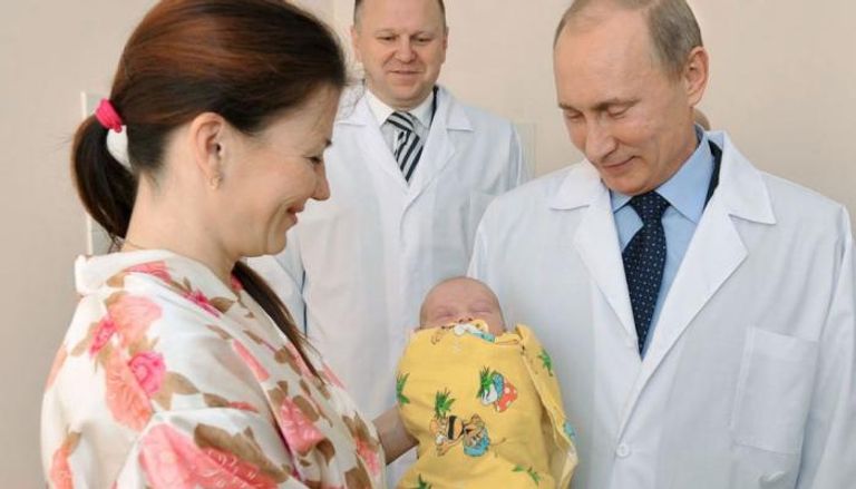 الروس سيحصلون على راتب شهري عند إنجاب الطفل الثاني