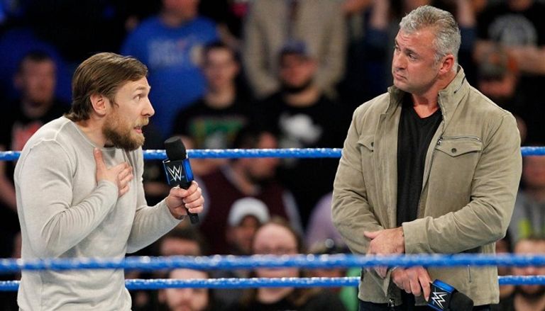 شين ماكمان خلال حواره مع دانيل براين