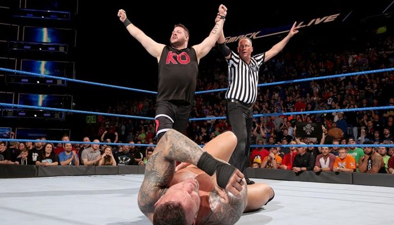 شين ماكمان خلال حواره مع دانيل براين