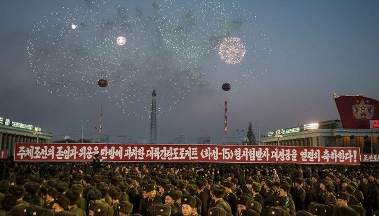 احتفالات في كوريا الشمالية بإطلاق صاروخ "هواسونغ-15"