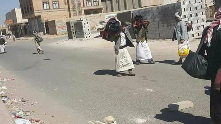 الرئيس السابق صالح مع أفراد من قوات الحرس الجمهوري