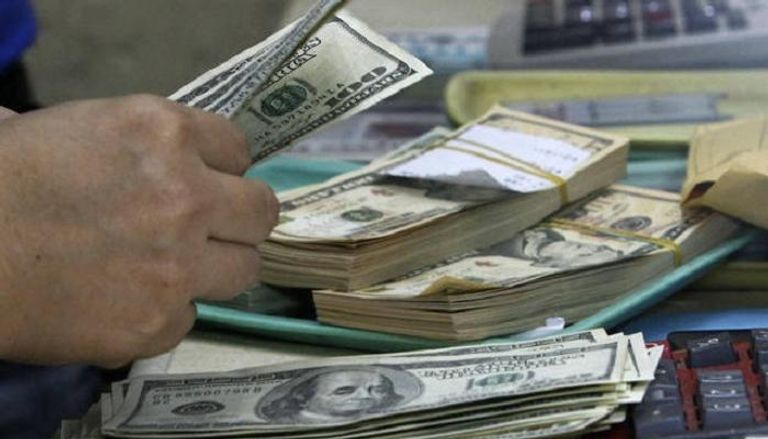 تراجع الدولار أمام الجينه المصري