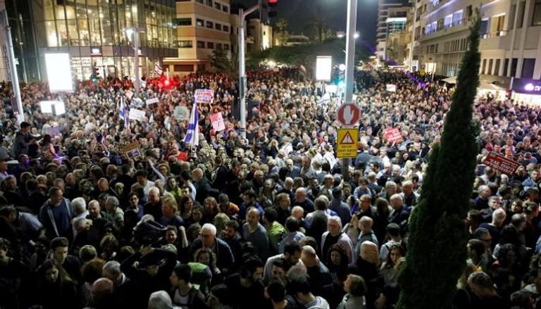 المظاهرات في إسرائيل ضد الفساد الحكومي - رويترز